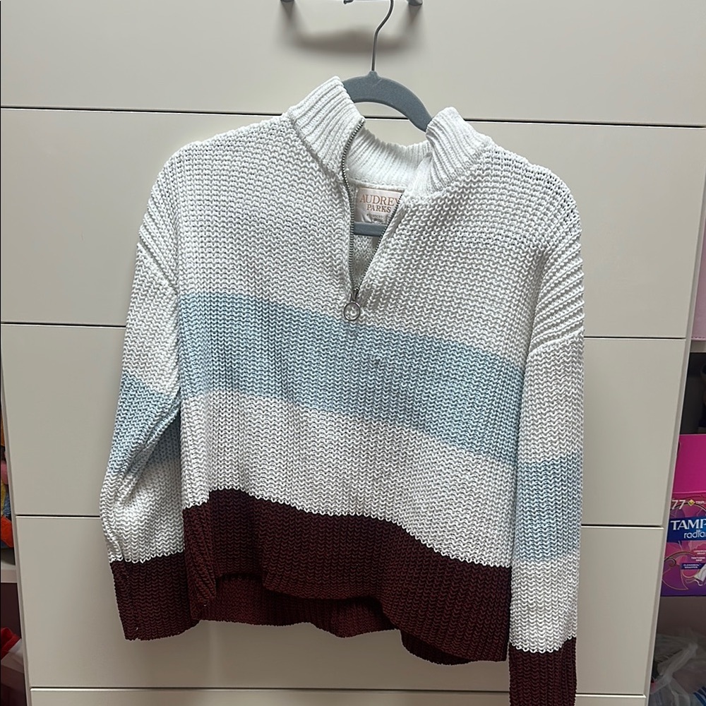 Andre Assous Turtleneck Sweater White and Blue